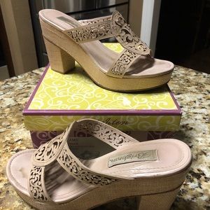 Brighton Nude patent chunky heel